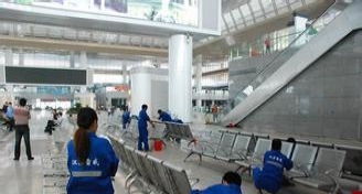 专业保洁服务 从公司到家庭，全方位清洁解决方案